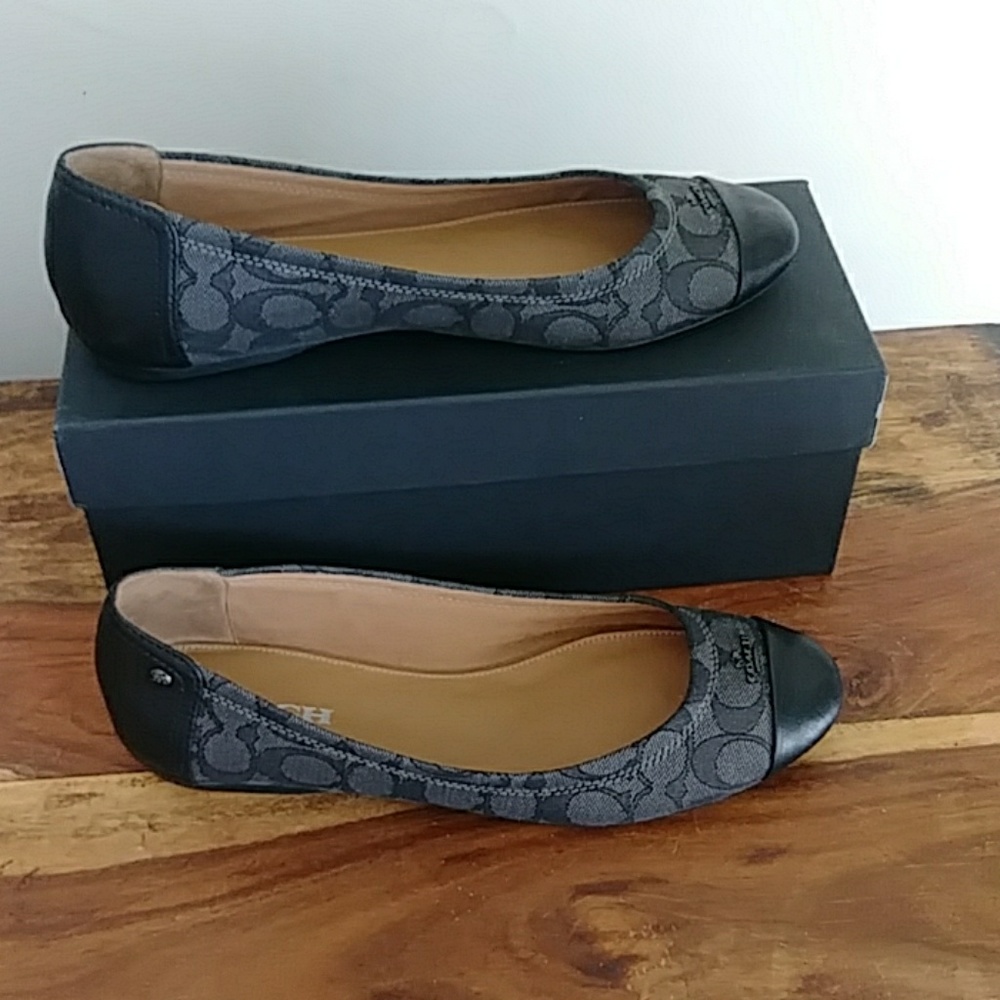 Coach Chelsea Outline Signature Flats Size 10 - Picture 5 of 6